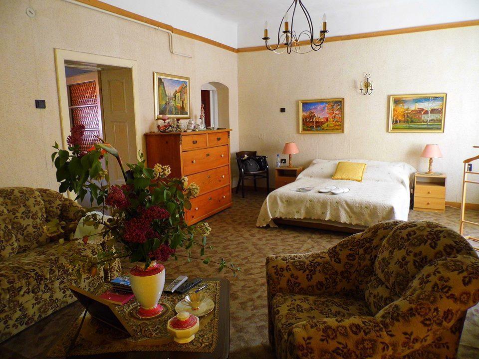 Fonagy Es Walter Vendeg- Es Borhaz Bed & Breakfast Vac Phòng bức ảnh