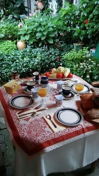 Fonagy Es Walter Vendeg- Es Borhaz Bed & Breakfast Vac Ngoại thất bức ảnh